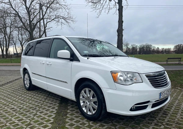 Chrysler Town &amp; Country cena 52900 przebieg: 170000, rok produkcji 2015 z Miłakowo małe 277